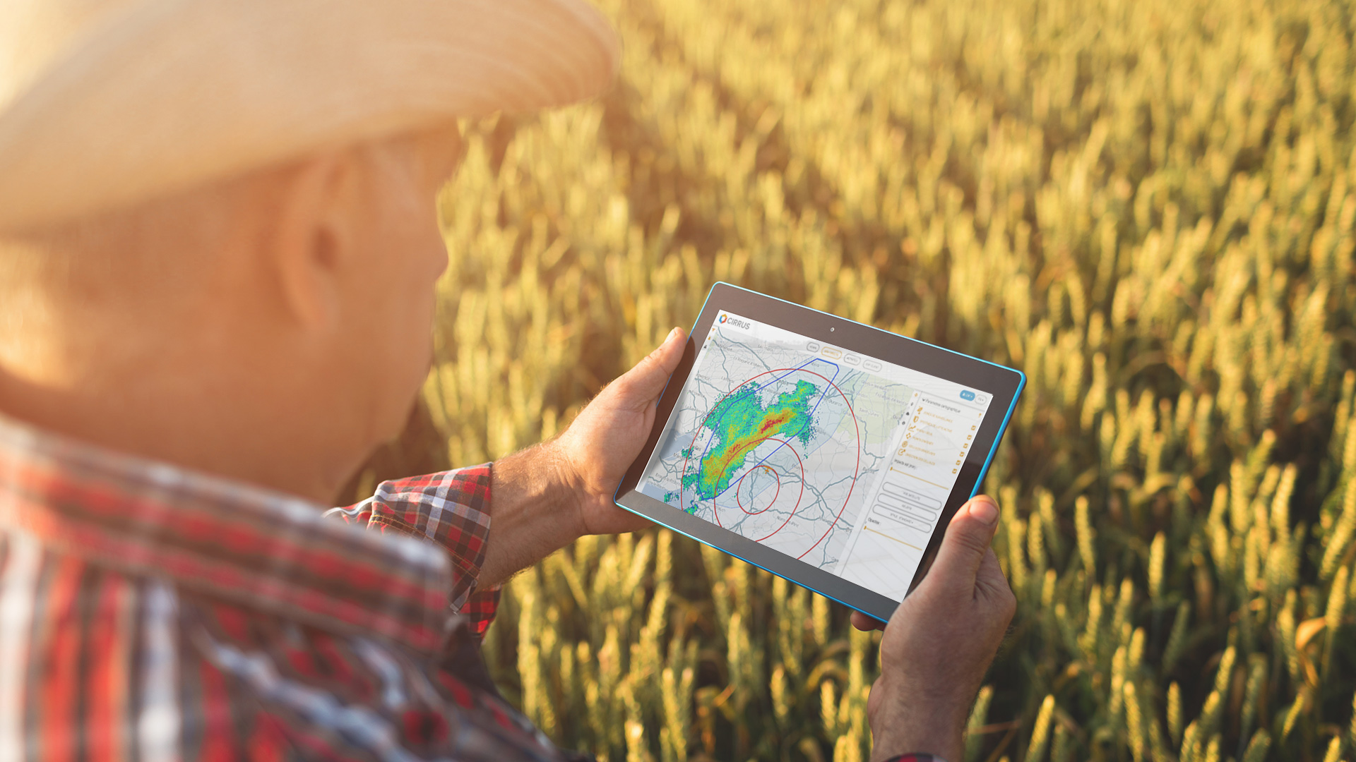 Умное поле. Smart Farm. Farming Tablet. Farmer with Tablet.